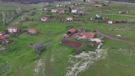 Ecdada ait 143 yıllık cami restorasyon bekliyor
