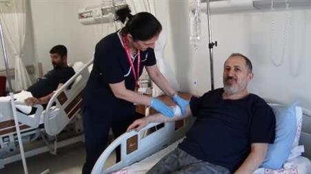 Şifa dağıtırken kendi yaralarını sardı