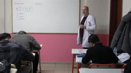 Bayram tatilinde YKS ve LGS öğrencilerine günde 10 saat çalışın tavisyesi