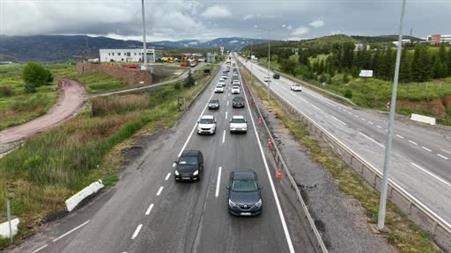 43 ilin geçiş noktasında trafik yoğunluğu arttı