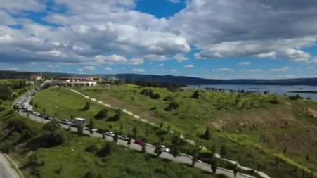 Çekerek Millet Bahçesi bayram tatilinde yoğun ilgi gördü, araç kuyrukları oluştu