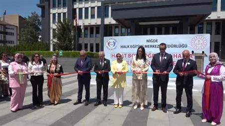 Kursiyerler el emeği ürünlerini sergiledi