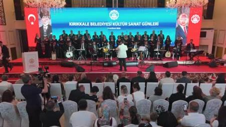 Koro ilk kez sahne aldı, profesyonelleri aratmadı: Anadolu’nun sevilen türküleri seslendirildi