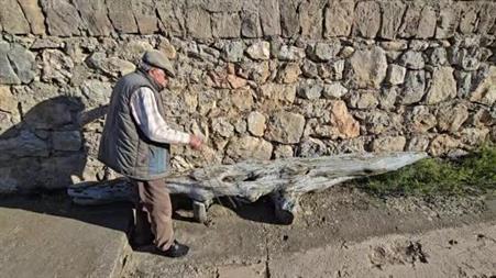 Yozgat’ta el becerisi ve antika eşyaları hatıralarla süsleyip evinde ziyaretçilerini ağırlıyor