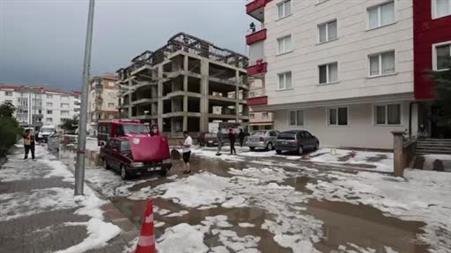 Kahramankazan’da dolu yağışı sonrası evleri su bastı
