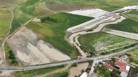Yozgat’ta şiddetli yağış tarım arazilerini vurdu