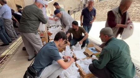 Sivas’ta cami cemaatine aşure ikram edildi