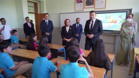 Niğde’de 67 bin 811 öğrenci karne heyecanı yaşadı