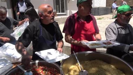 Aşure birliğe sebep oldu, onlarca kişi sofrada buluştu