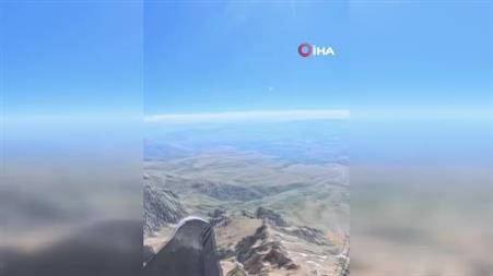 Aladağlar zirvelerini gökyüzünden geçiyorlar