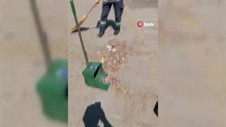 Elmadağ’da bir vatandaş yere atılan çöplere tepki gösterdi