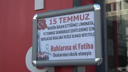 Sivas’ta esnaftan 15 Temmuz şehitleri hayrına limonata ikramı