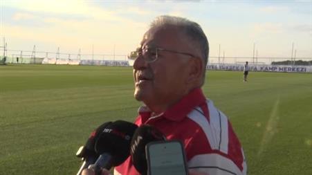 Başkan Büyükkılıç, Kayserispor-Kasımpaşa maçını saha kenarından takip etti