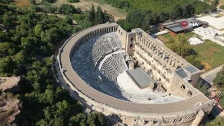 Aspendos’ta 2 bin yıllık Tiyatro Caddesi gün yüzüne çıkarıldı