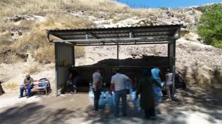 Başkentte 3 gün susuz kaldılar, çeşmelere akın ettiler