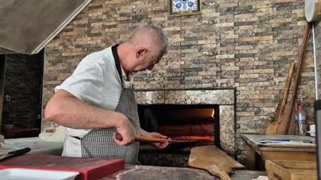Yarım asırdır 400 derecelik ateşin başında emek veriyor