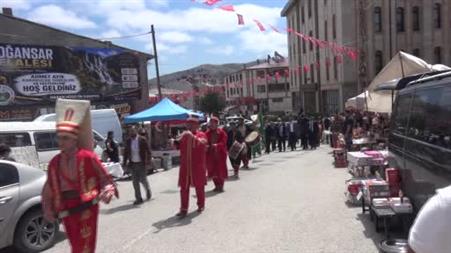 Ahmet Ayık anısına düzenlenen Karakucak Güreşleri nefes kesti
