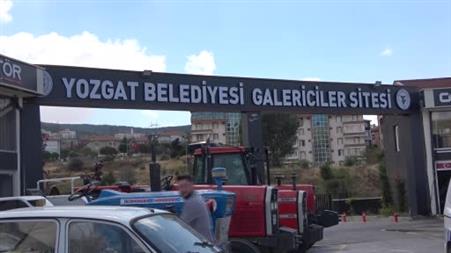 Başkan Arslan Galericiler Sitesi’nde açık oto pazarının açılacağı müjdesini verdi