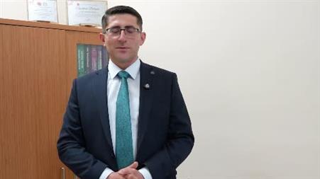 Yanlış duruş gençlerde boyun düzleşmesine neden oluyor