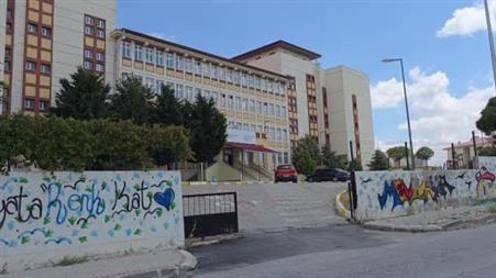 Yaz tatilinde ellerine tablet değil tuval ve fırça aldılar