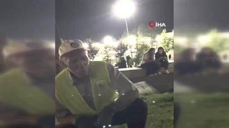 Türkü duyunca dayanamayan temizlik görevlisinin sesi dinleyenleri mest etti