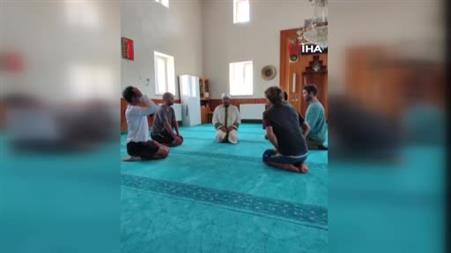 Sivaslı köylülerin misafirperverliği 5 Yeni Zelandalı turistin Müslüman olmasını sağladı