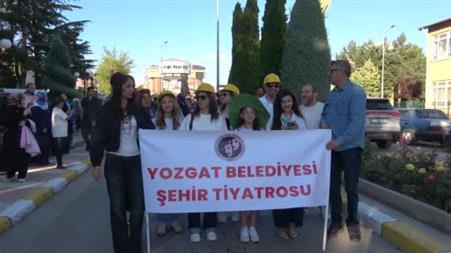 Yozgat’ta 25.Uluslararası Sürmeli Şenlikleri kortej yürüyüşü ile başladı
