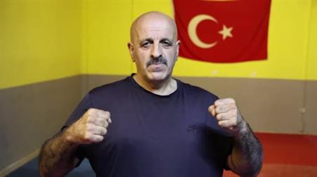 Çocuk yaşlarda başladığı sporda, şimdi şampiyon sporcular yetiştiriyor