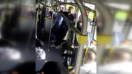 Yolcu fenalaştı, otobüs güzergah değiştirdi