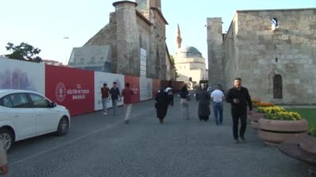 Sultan Alparslan’ın kılığında 60 ili gezdi, son durağı Sivas’ta gençlere Malazgirt zaferini anlattı