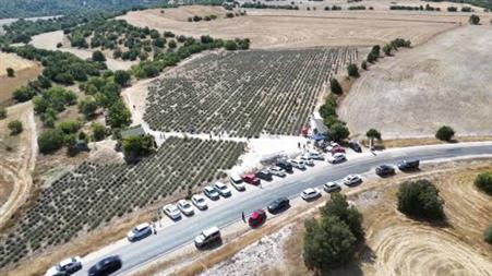 "Makasını getir, çiçeğini götür" etkinliğiyle lavanta tarlasında ziyaretçi akını