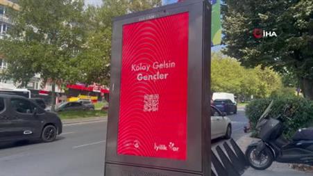 81 ildeki billboardlarda yer alan QR kodlu mesajlar merak uyandırdı