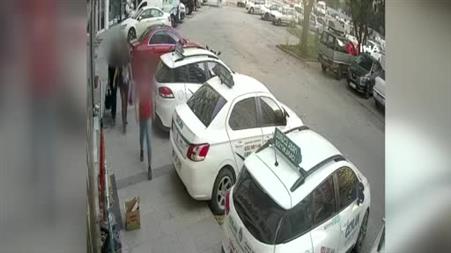 Çekirdek satan çocuğun tezgahındaki para ve eşyalarını alıp gittiler