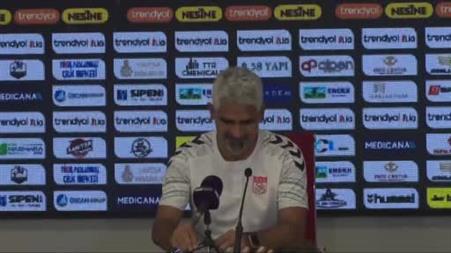 İsmet Taşdemir: "Sahanın en kötüsü hakemdi"