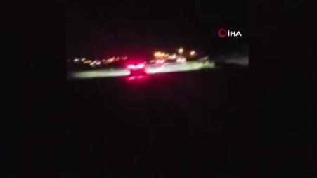 Otomobil yol kenarında yürüyen gençlere çarptı: 1 ölü, 2 yaralı
