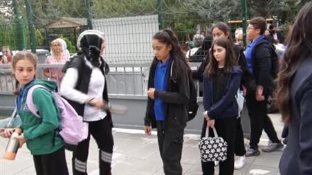 Okul yolları yeniden doldu: 17 milyon öğrenci için ders zili çaldı