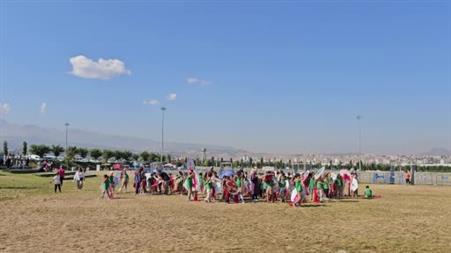 Minik öğrenciler ’gökyüzünden’ mesaj verdi