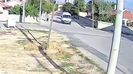 Okul servisi ile hafif ticari araç çarpıştı: 6 yaralı