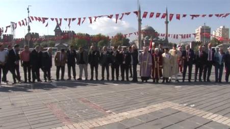 Kayseri’de ahilik kutlamaları çelenk sunma töreni ile başladı