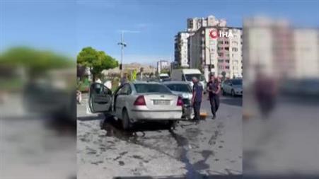 Otomobiller çarpıştı: 2 yaralı