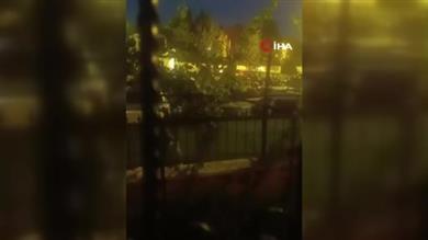 Sincan’da bir kişi otoparktaki araçların üstünde zıpladı
