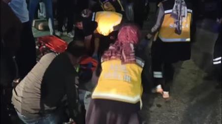 Otomobil ile motosiklet çarpıştı: 3 yaralı