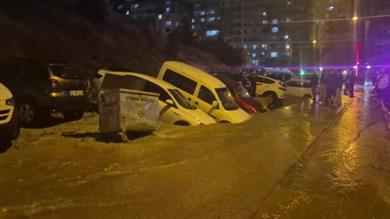 Ankara’da yol çöktü, onlarca araç mahsur kaldı