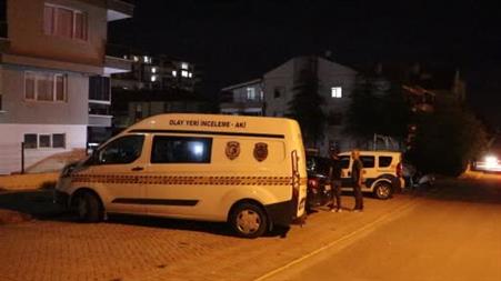 "Siyanür var, girmeyin" notu bulunan dairede ölü bulunan çiftin olayında cinayet ve intihar şüphesi