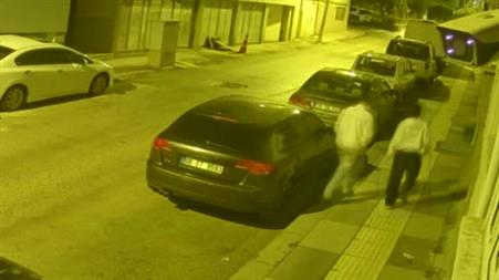 Ankara’da araçtan hırsızlık kamerada