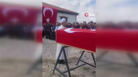 Düğünde isabet eden kurşunla hayatını kaybeden uzman çavuş son yolculuğuna uğurlandı