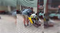 Bisikletli Fransız gezgine vatandaşlardan yardım eli