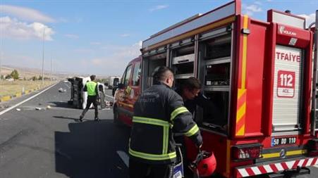 Nevşehir’de kamyonet ile otomobil çarpıştı: 2 ölü, 1 yaralı