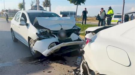 Aksaray’da 4 araçlı zincirleme trafik kazası
