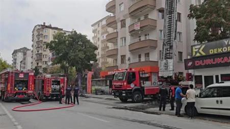 9 katlı binanın çatısında çıkan yangın söndürüldü